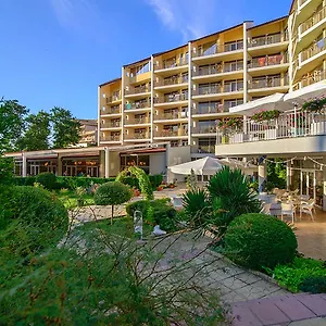 Madara Park **** Golden Sands